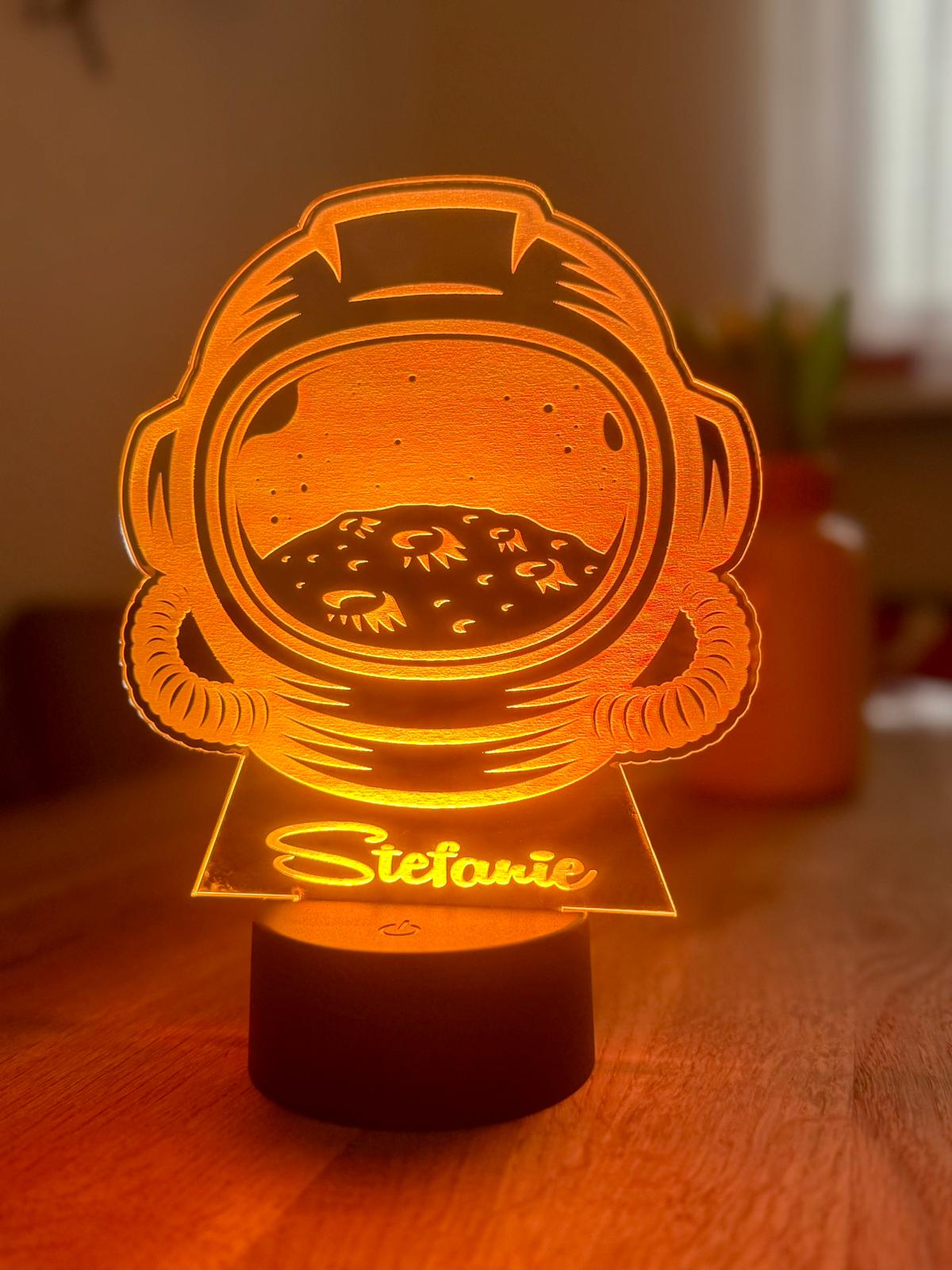 Astronautenhelm und Mondreflexion - Kinderzimmerlampe LED